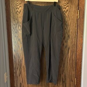 The North Face Women's Charcoal Gray Cropped Pants